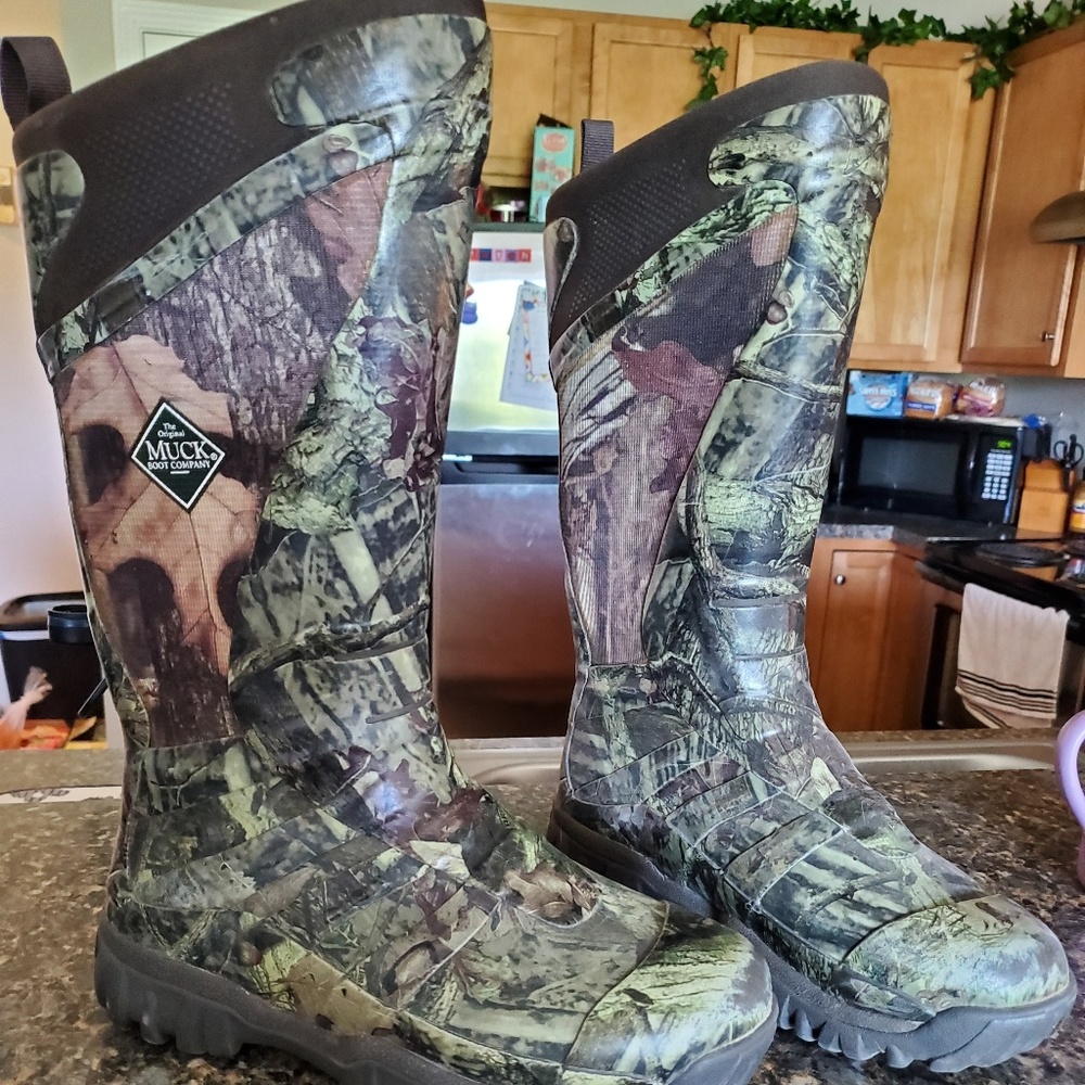 Muck waterproof camo boots